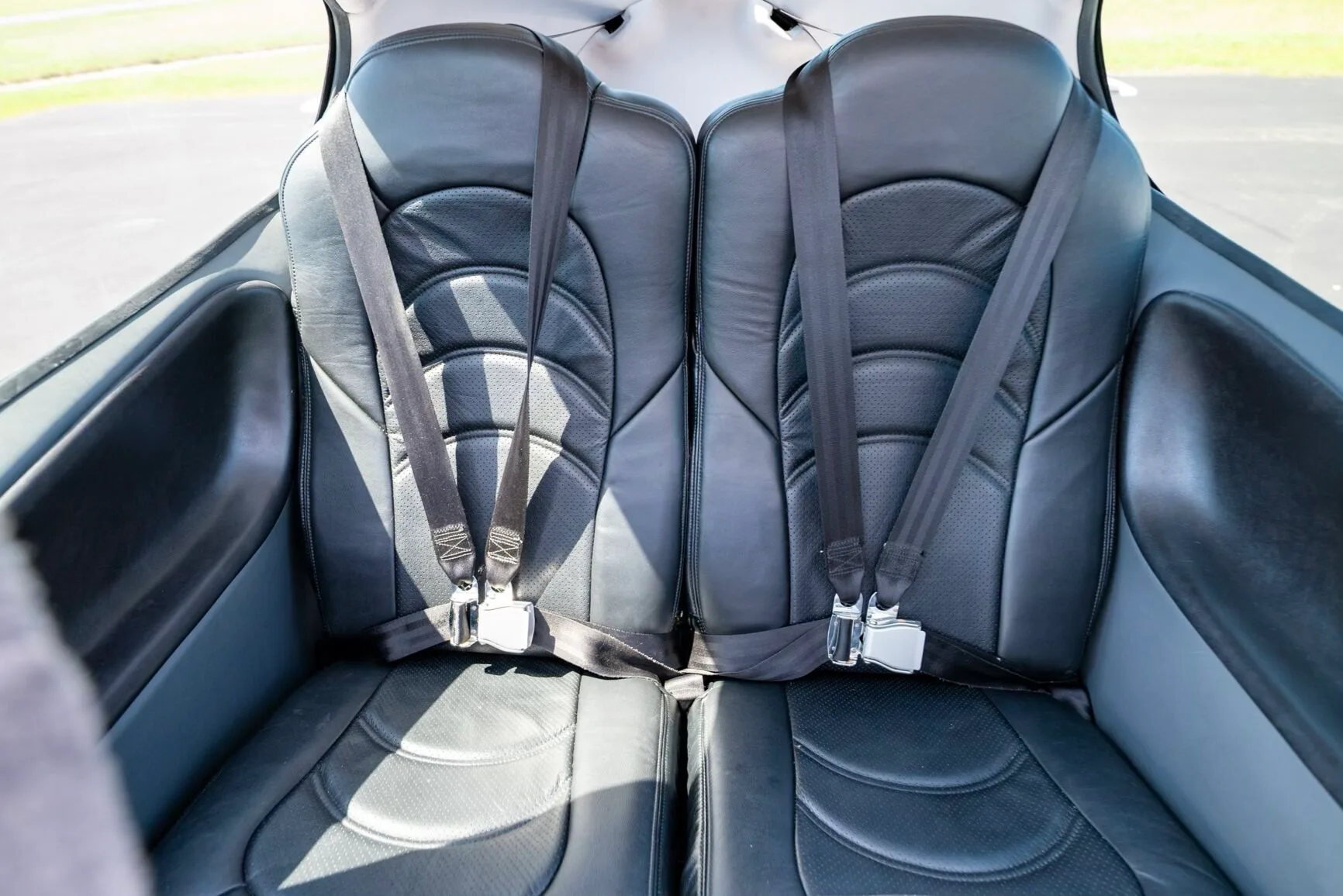 Cabin interior of a 2005 Cirrus SR22-G2 GTS.