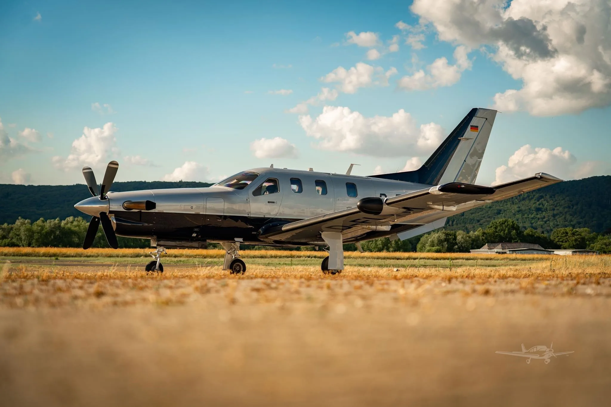 Exterior view of a 2009 DAHER TBM 850, D-FLYM.