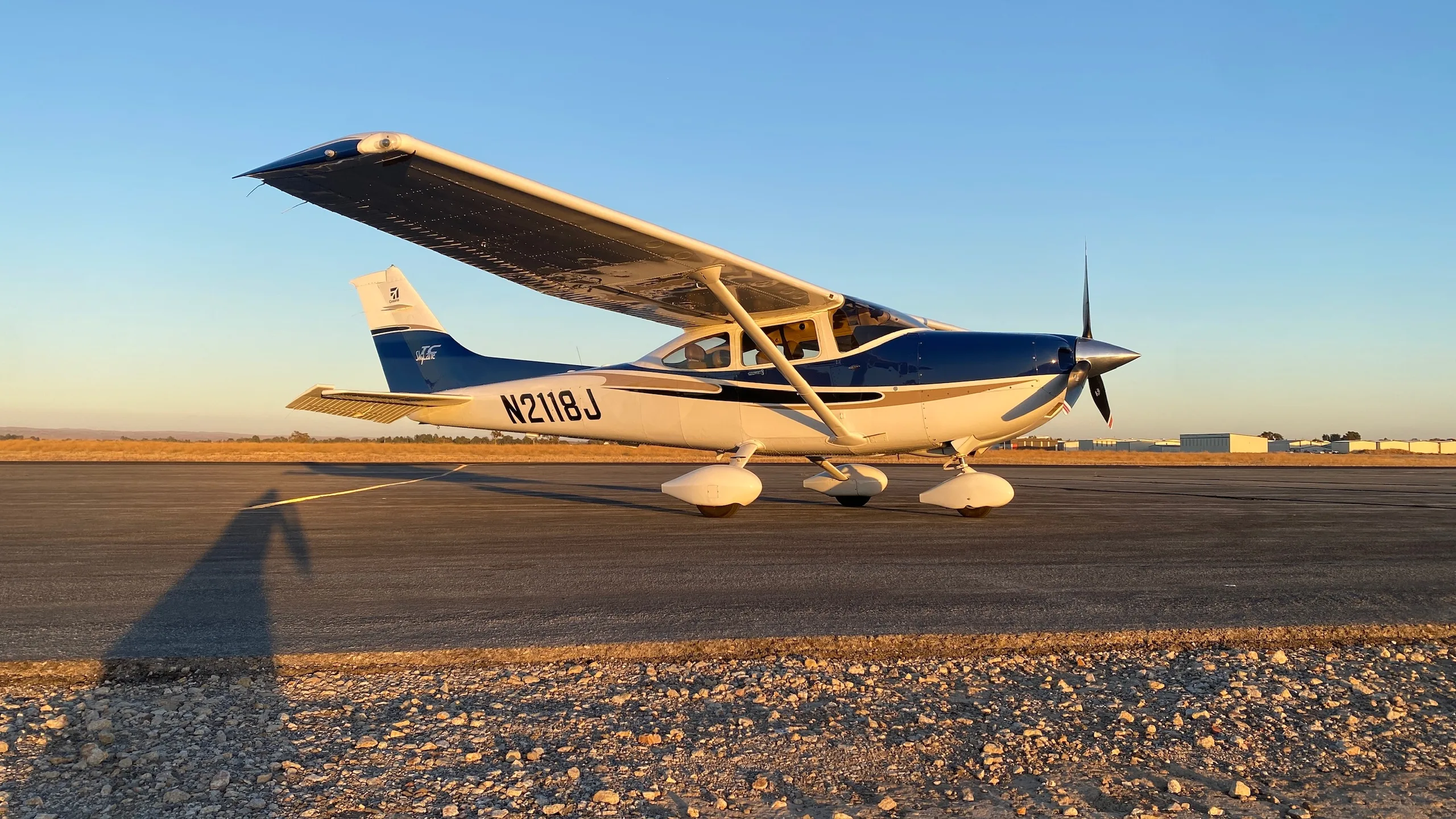 Exterior view of a 2004 Cessna T182T, N2118J.