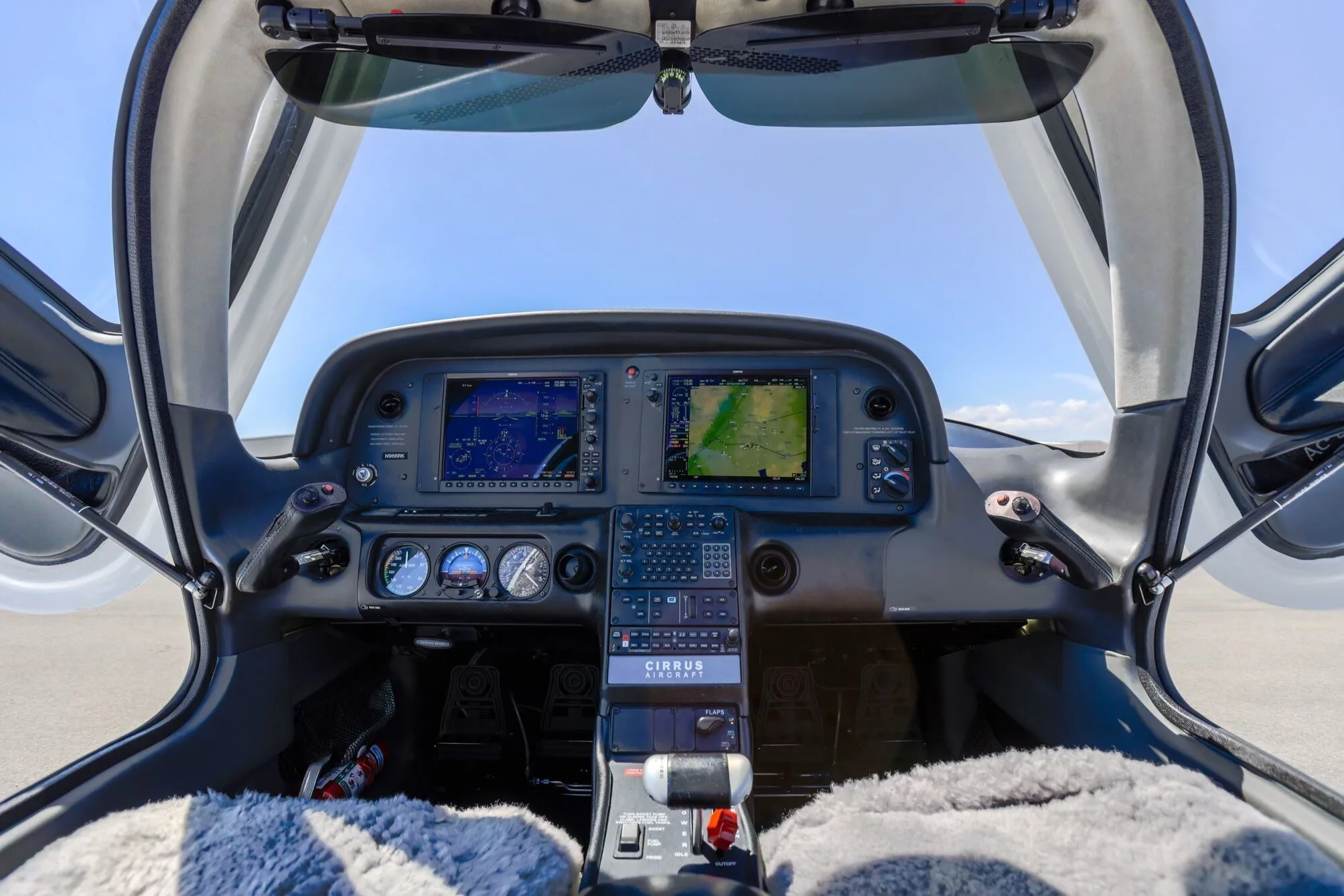 Cockpit and instrument panel of a 2016 Cirrus SR20-G3.