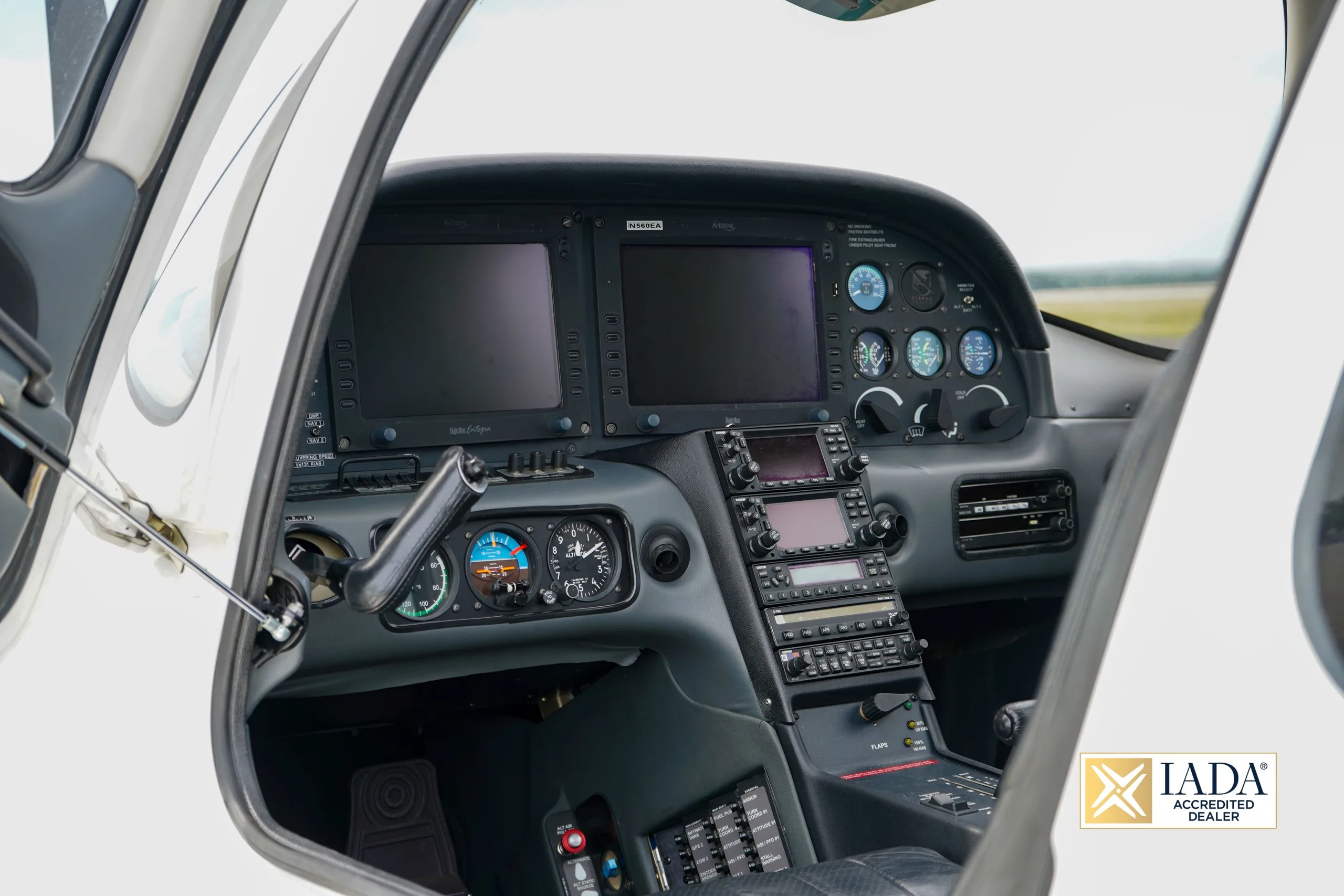 Cockpit and instrument panel of a 2005 Cirrus SR20 G2.