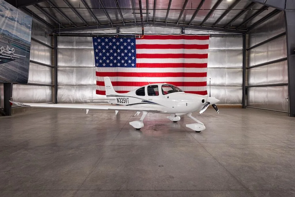 Exterior view of a 2022 Cirrus SR20 G6.