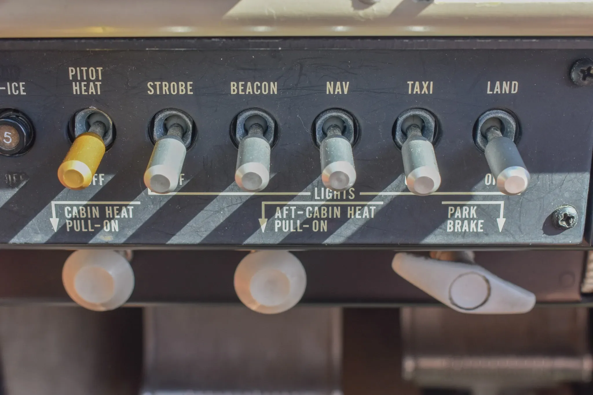 Avionics suite of a 1989 Beechcraft Bonanza.