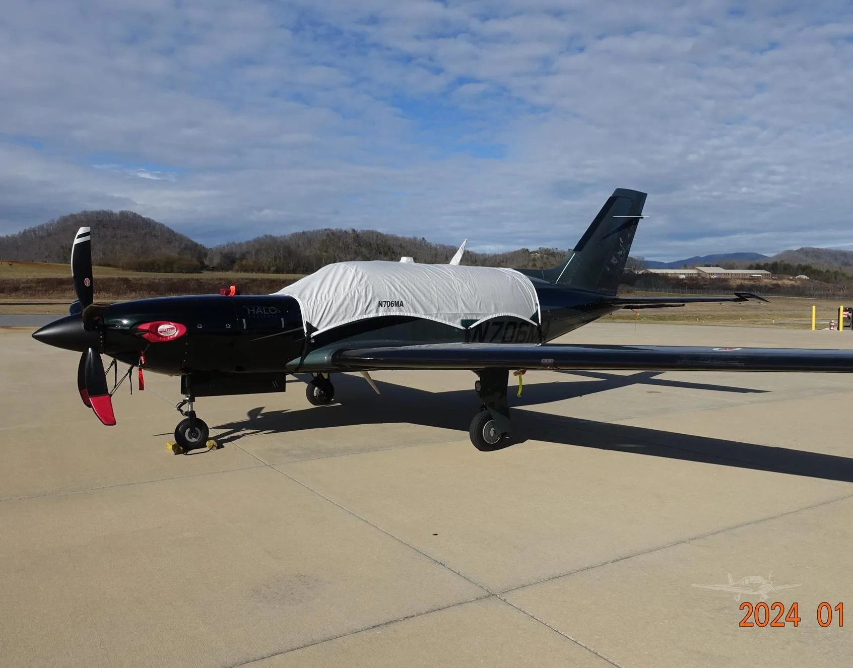 Exterior view of a 2024 PIPER M600 SLS, N706MA.