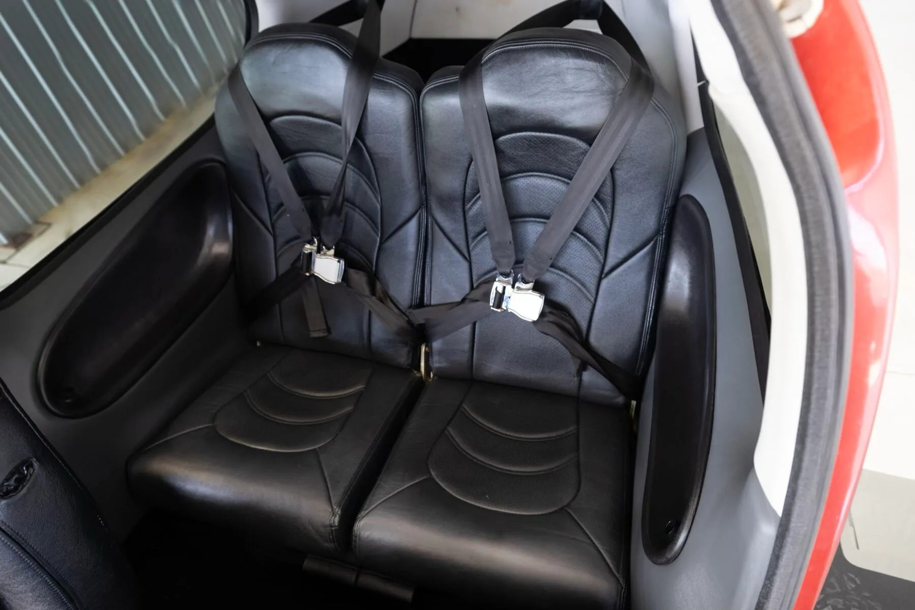 Cabin interior of a 2005 Cirrus SR22-G2 GTS.
