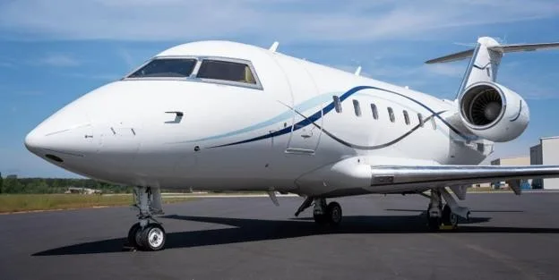 Exterior view of a 1993 BOMBARDIER CHALLENGER 601-3A/ER.