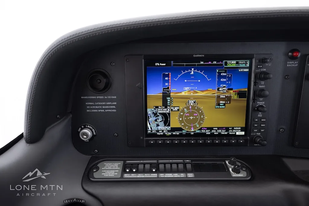 Avionics suite of a 2023 Cirrus SR20 G6.