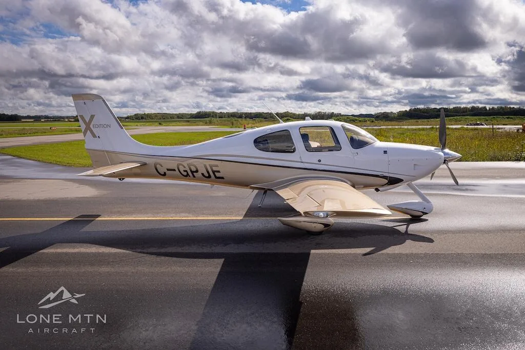 Exterior view of a 2009 Cirrus SR22T G3 GTS.