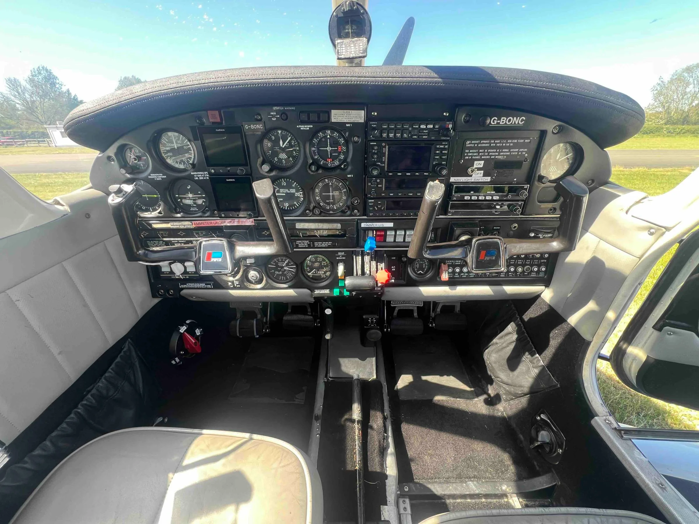 Cockpit and instrument panel of a 1979 Piper PA-28RT-201 Arrow IV.