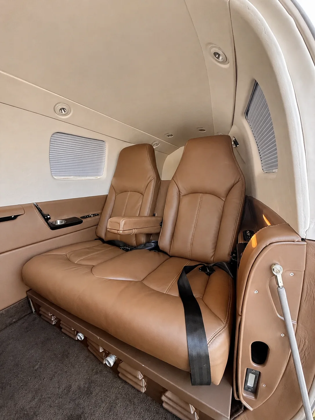 Cabin interior of a 1998 Piper Jetprop DLX.