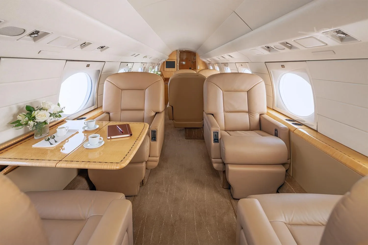 Cabin interior of a 1992 GULFSTREAM GIV.