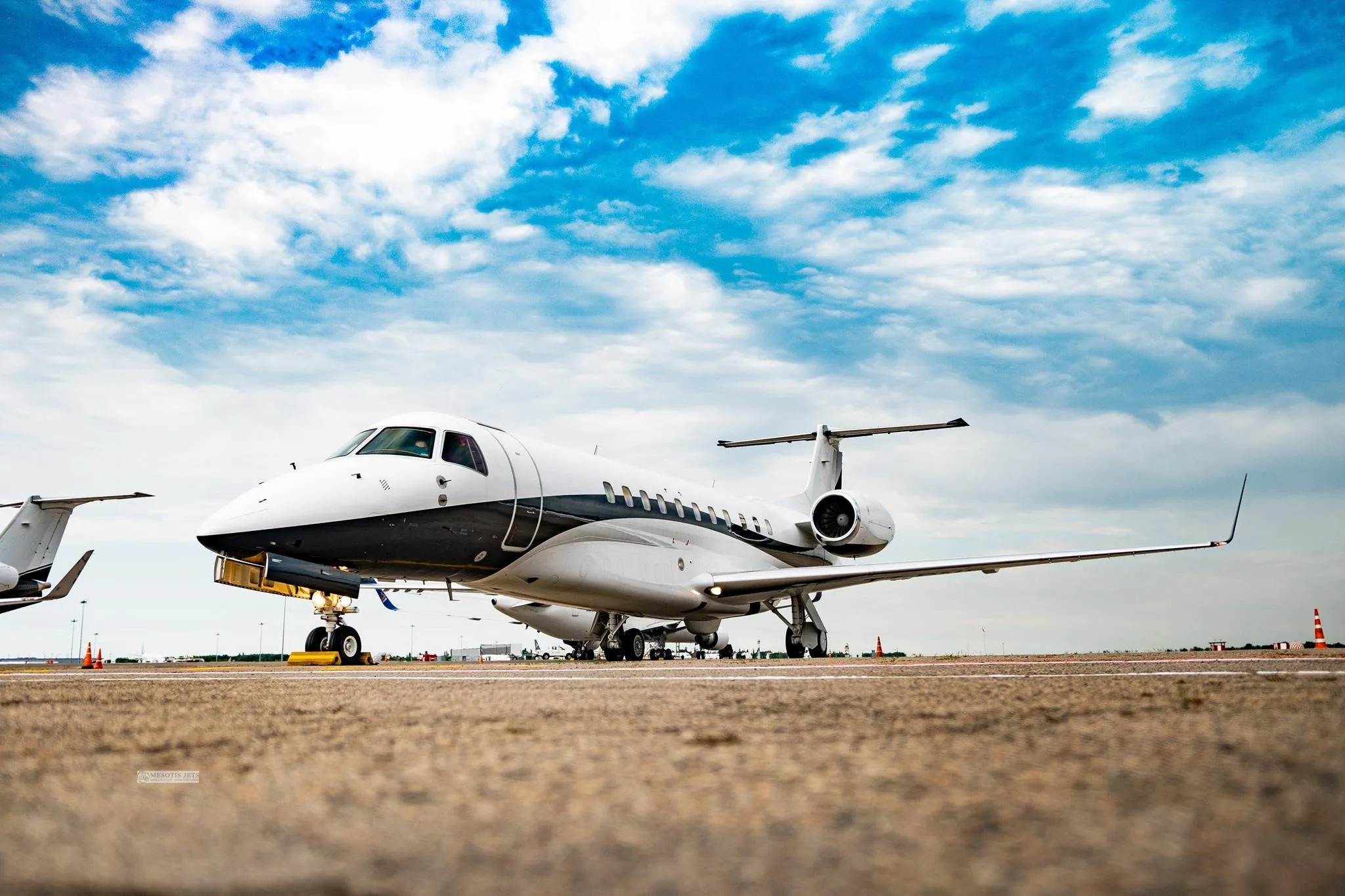 Exterior view of a 2011 EMBRAER LEGACY 650, UP-EM028.