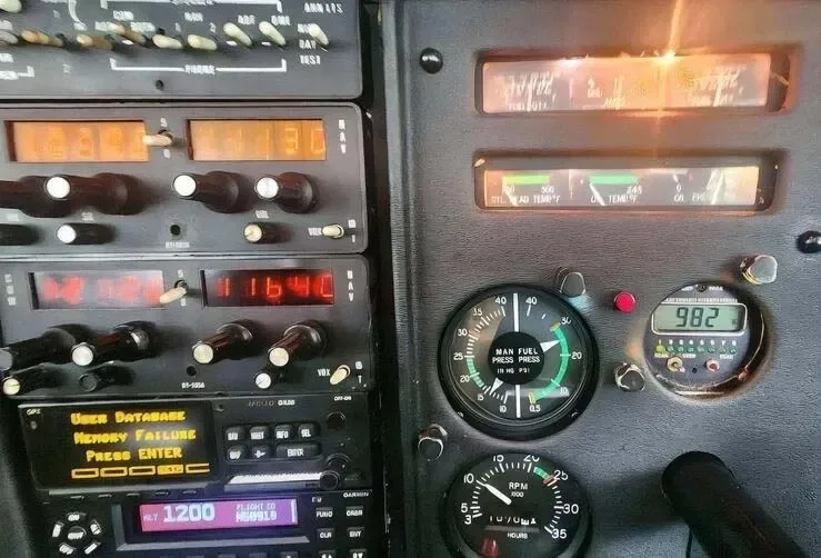 Avionics suite of a 1980 Cessna TR182.