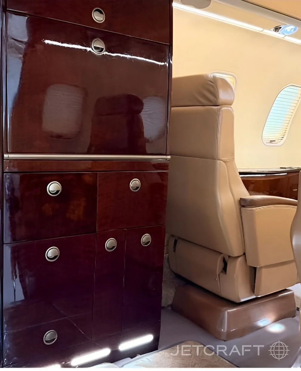 Cabin interior of a 2008 Learjet 40XR.