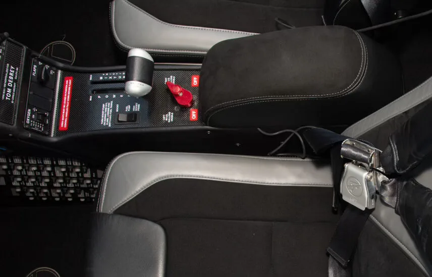 Cockpit and instrument panel of a 2015 Cirrus SR22-G5 TURBO.