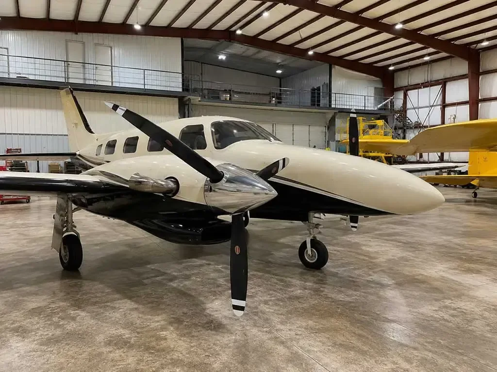 Exterior view of a 1981 Cheyenne I PA-31T-500.