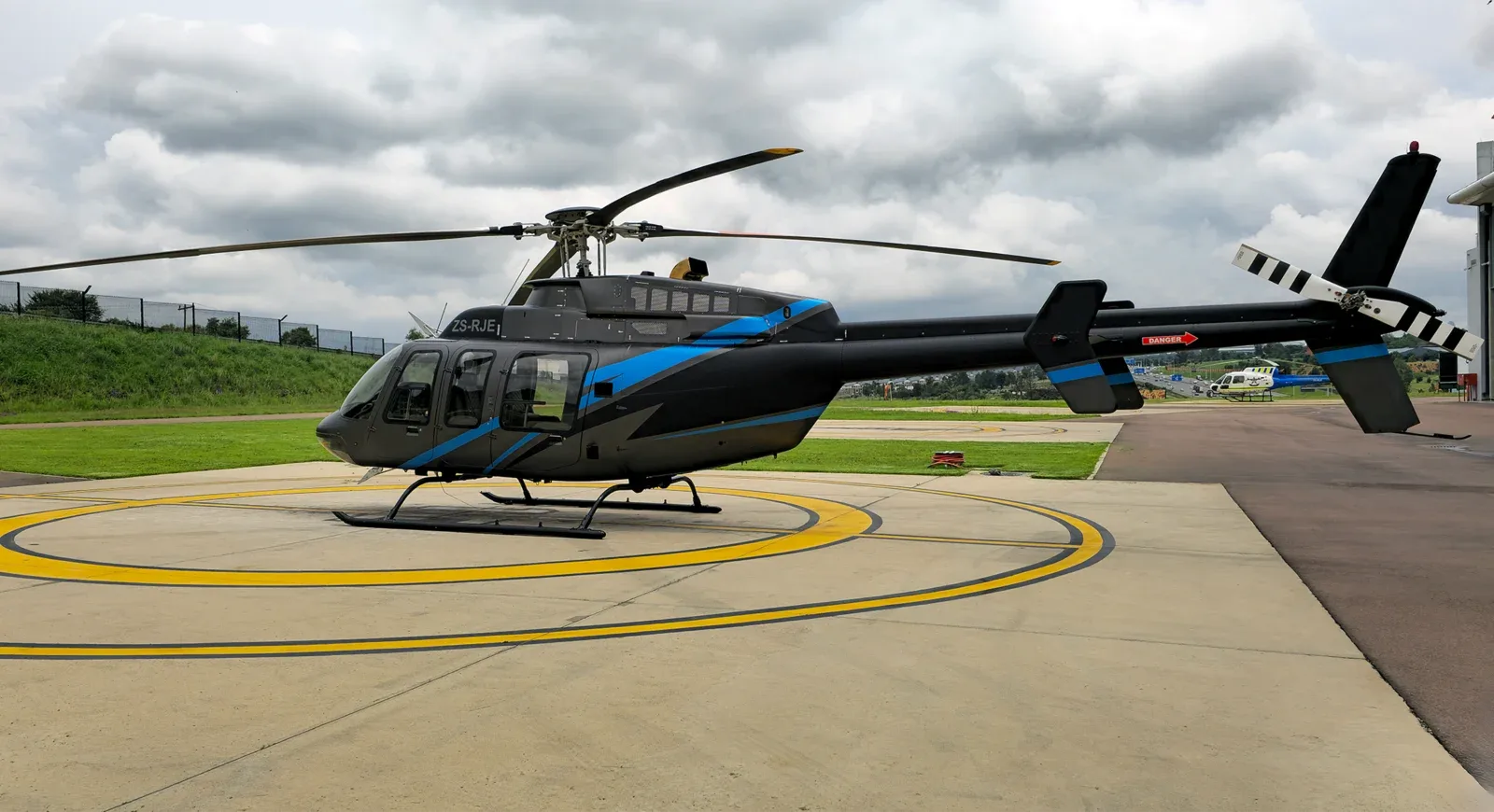 Exterior view of a 1997 Bell 407.