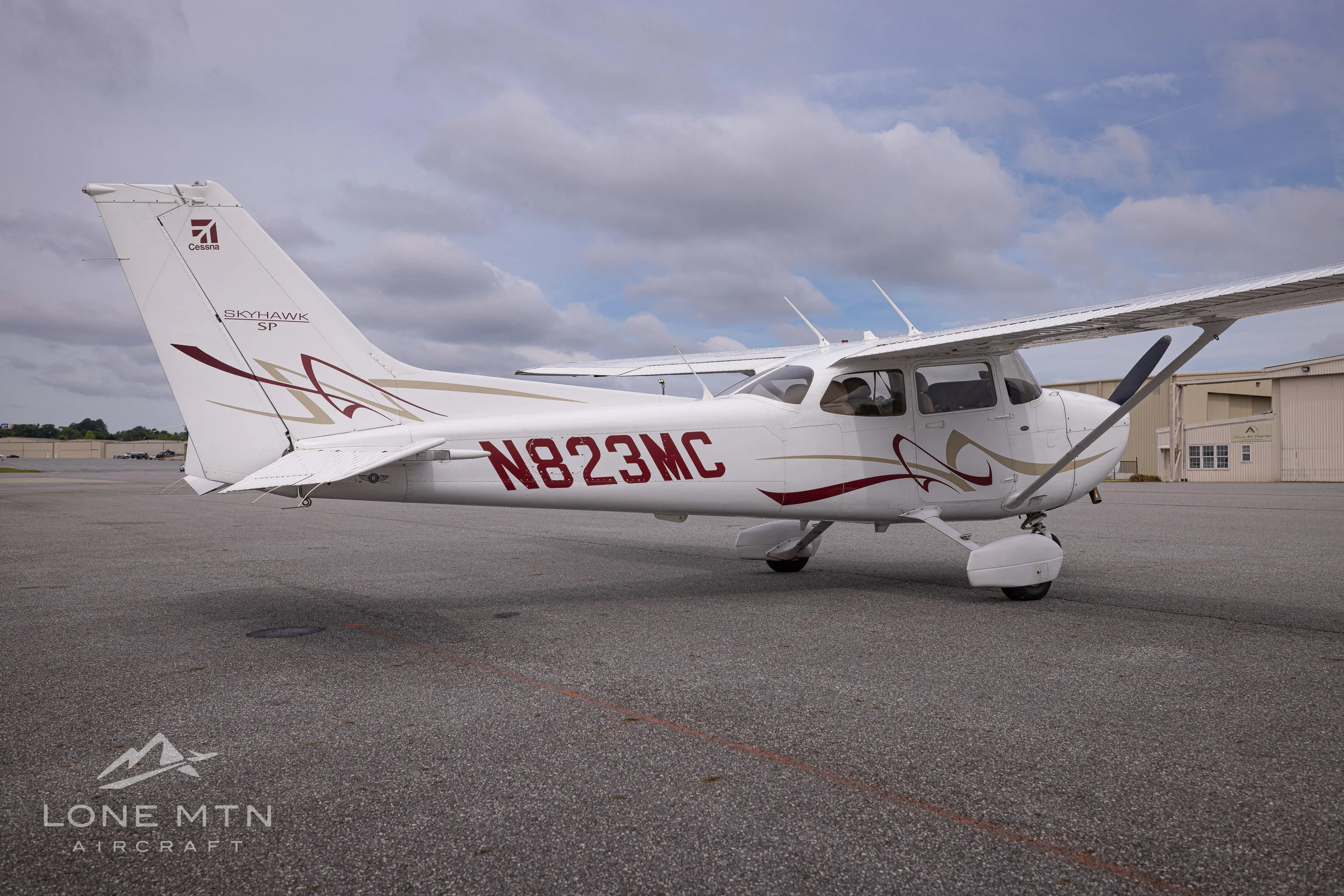 Exterior view of a 2008 Cessna 172S Skyhawk.