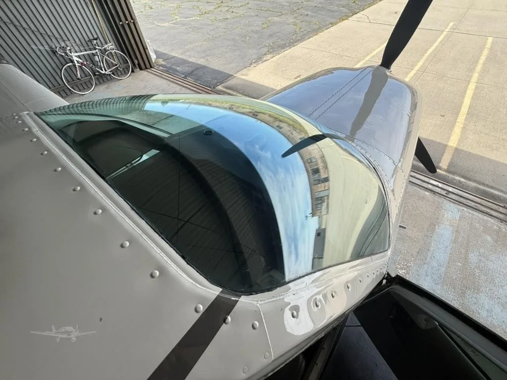 Engine detail of a 1989 BEECHCRAFT F33A BONANZA.