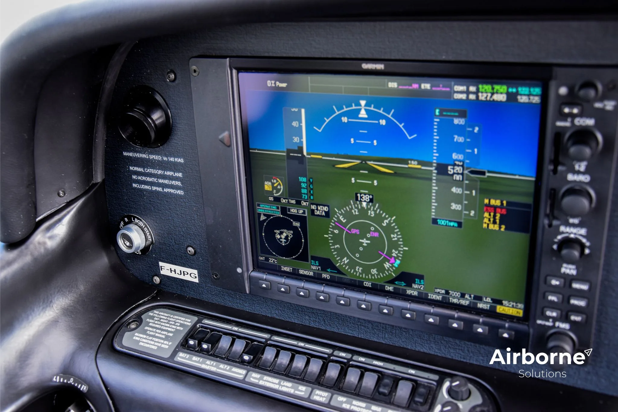 Avionics suite of a 2013 Cirrus SR22 G5.
