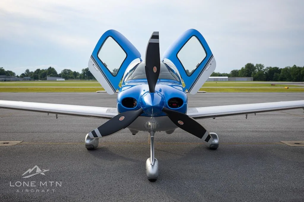 Exterior view of a 2023 Cirrus SR22T G6 GTS.