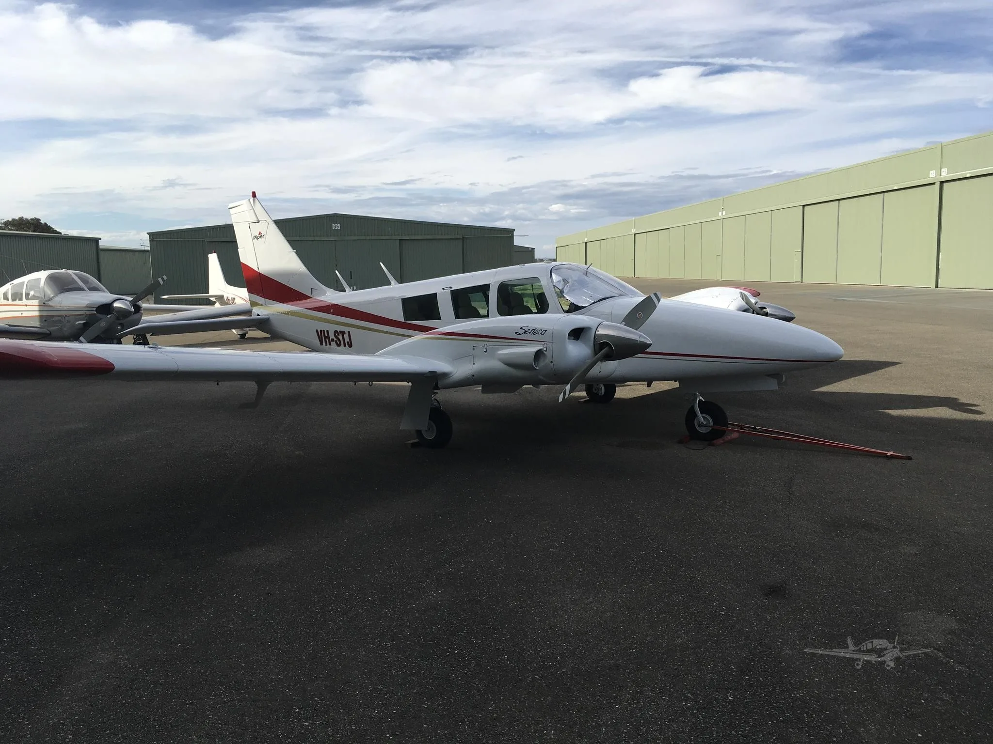 Exterior view of a 1972 PIPER SENECA.