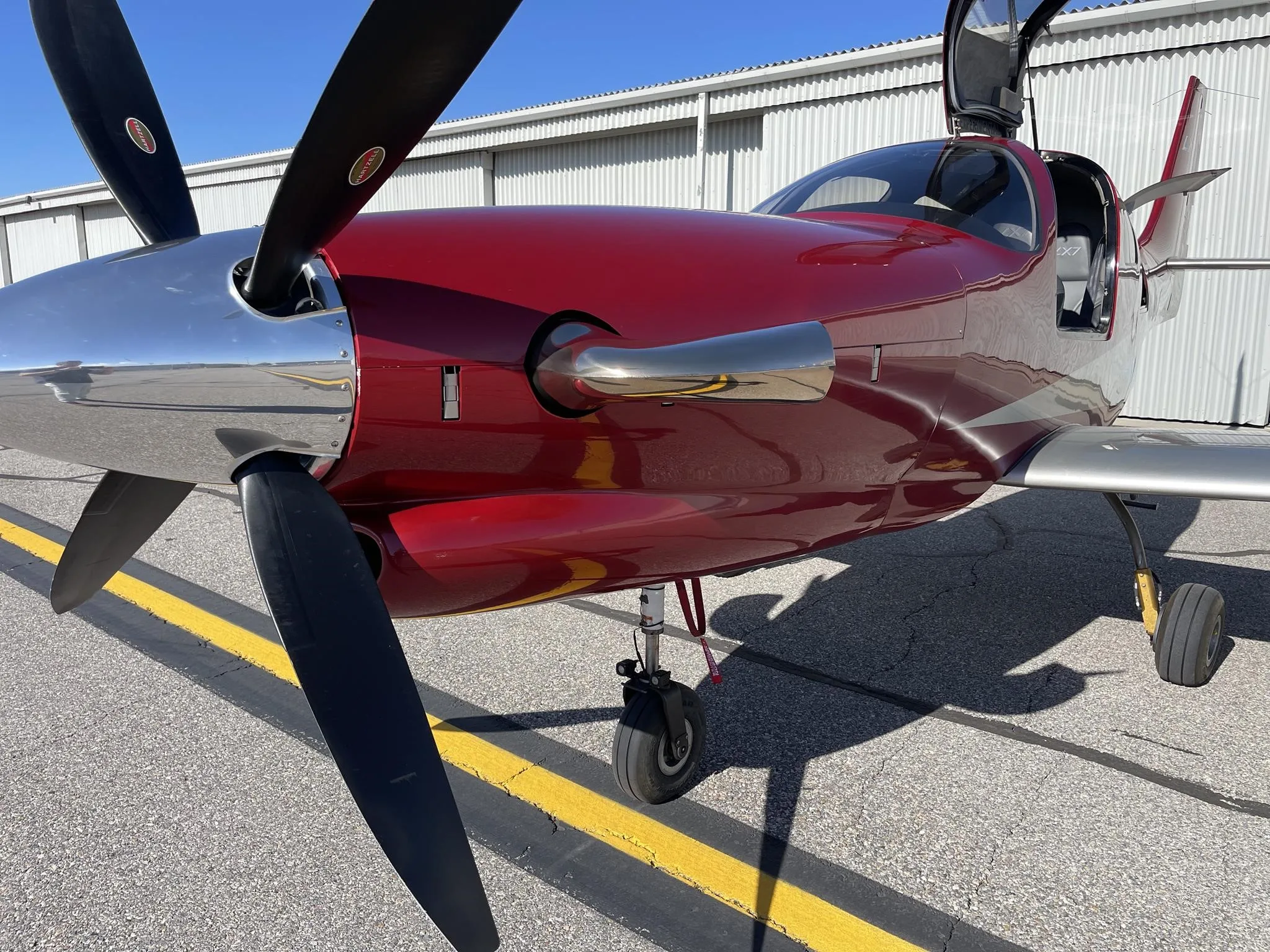 Exterior view of a 2019 LANCAIR LX7-20, N17LX.