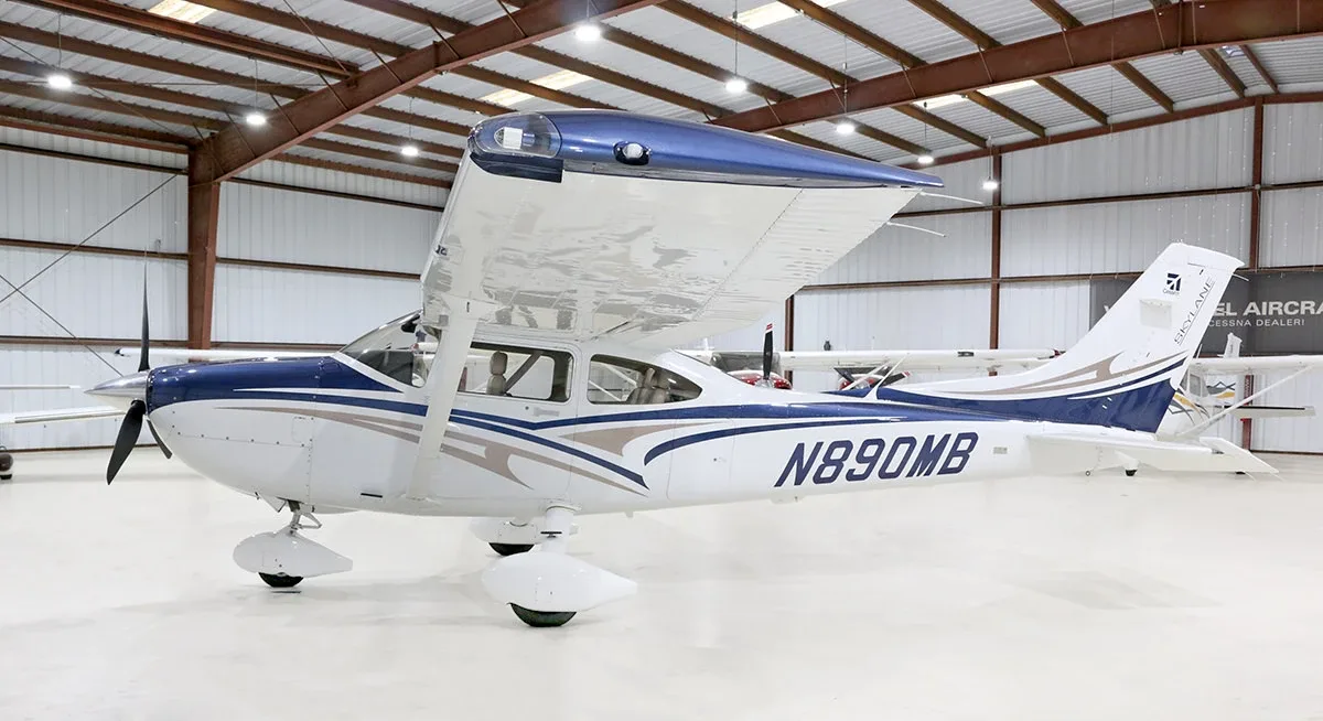 Exterior view of a Cessna Piston 182, N656JM.