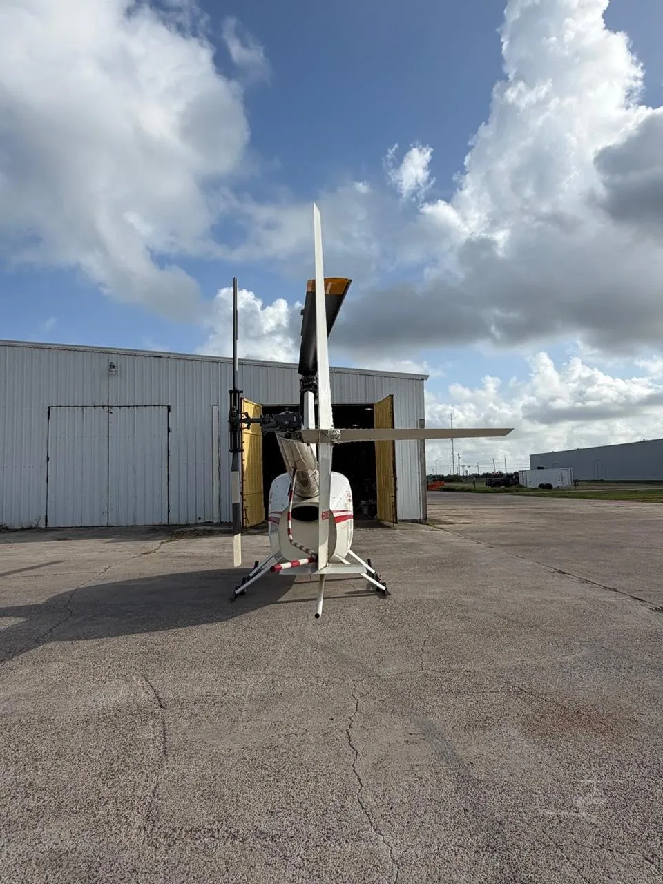 NA - 2012 ROBINSON R66