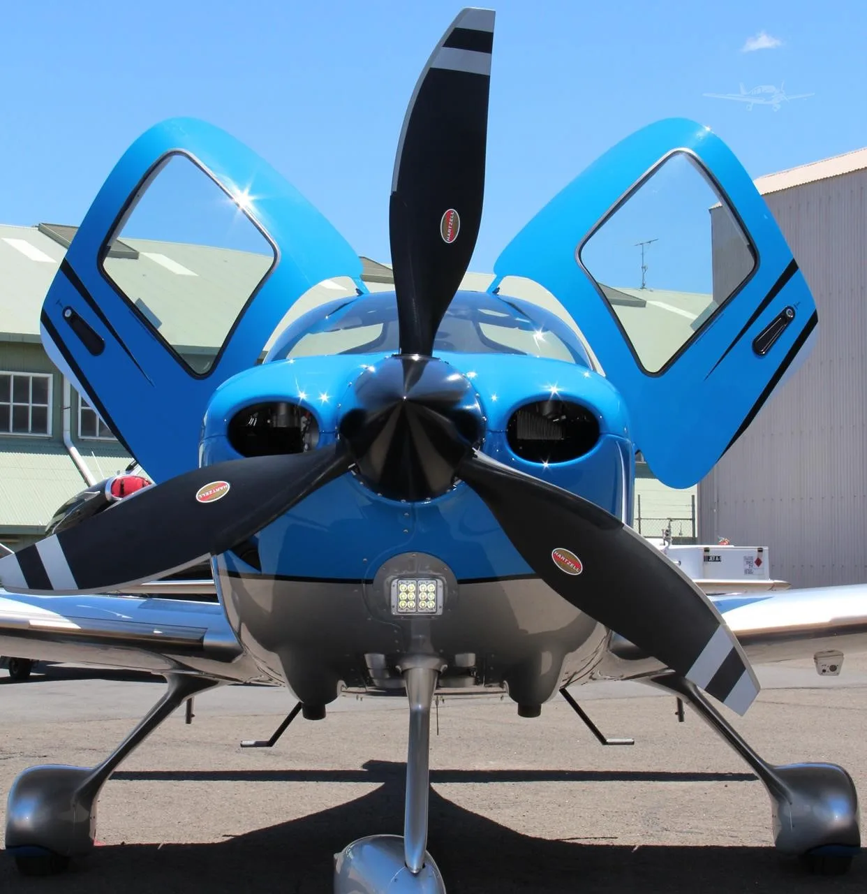 Exterior view of a 2019 CIRRUS SR22-G6 TURBO.