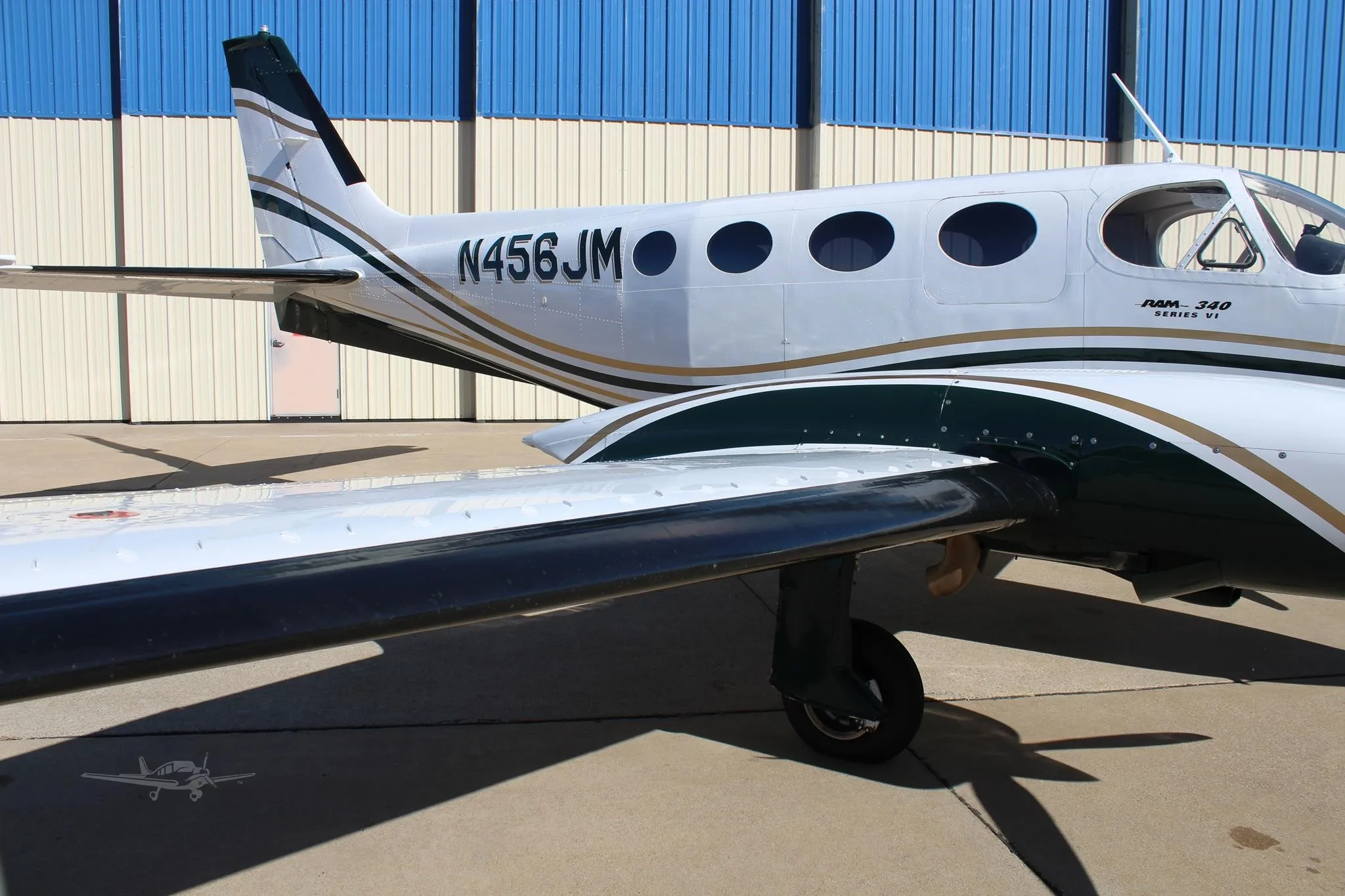Exterior view of a 1975 CESSNA 340, N456JM.
