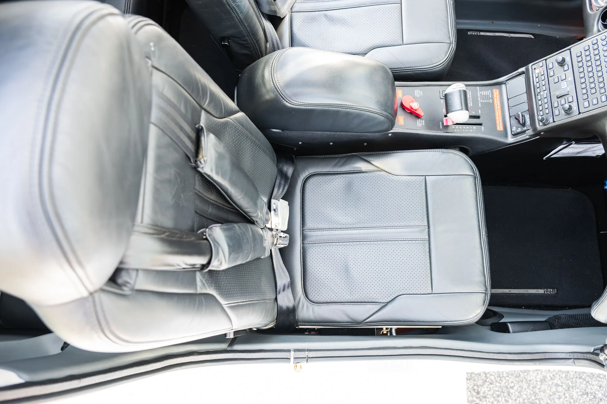 Cabin interior of a 2022 Cirrus SR20-G6.