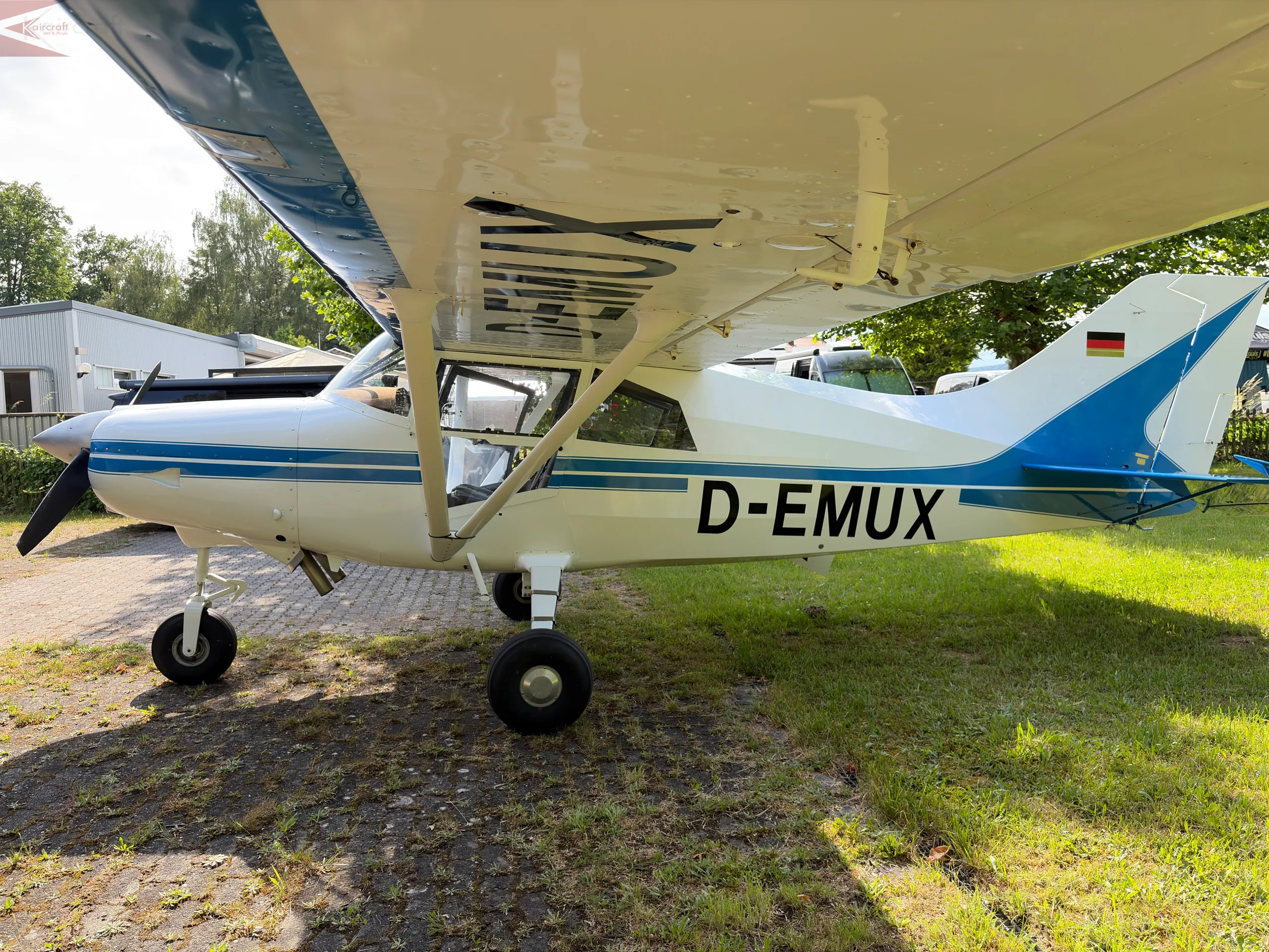 Exterior view of a 1997 Maule mxt 7 180a 449.