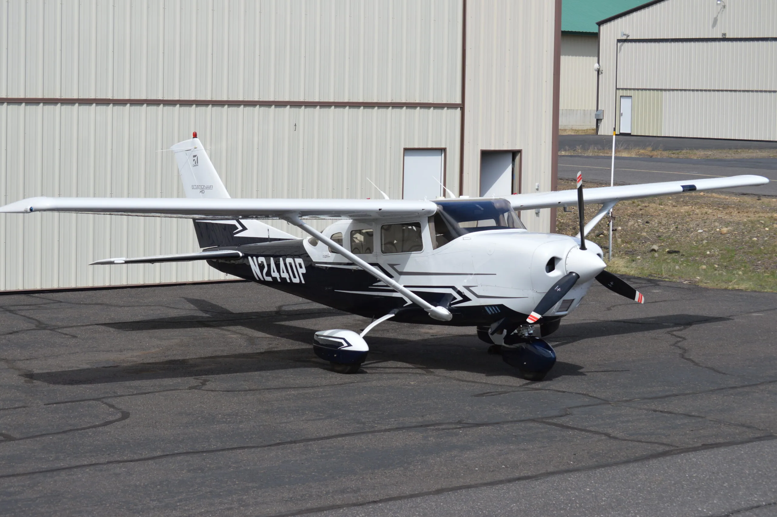 Exterior view of a 1999 Cessna Turbo 206H Stationair HD, N2440P.