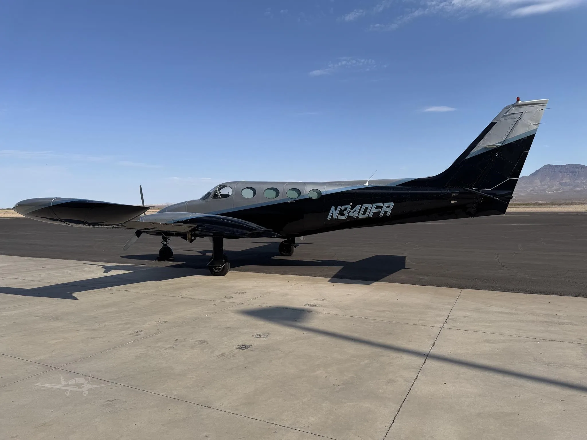 Exterior view of a 1976 CESSNA 340A, N340FR.