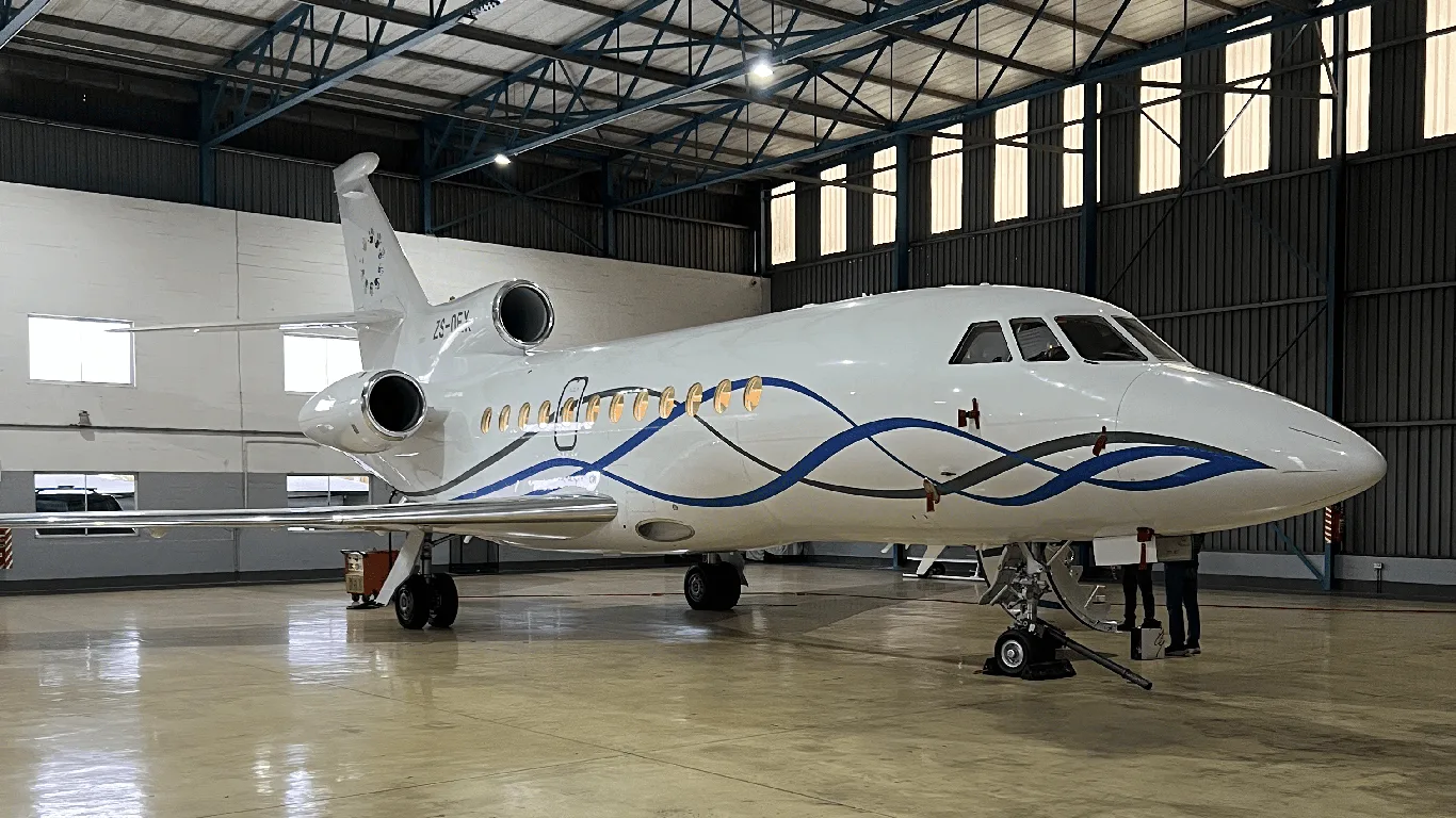 Cabin interior of a 2000 Dassault Falcon 900EX SN065.
