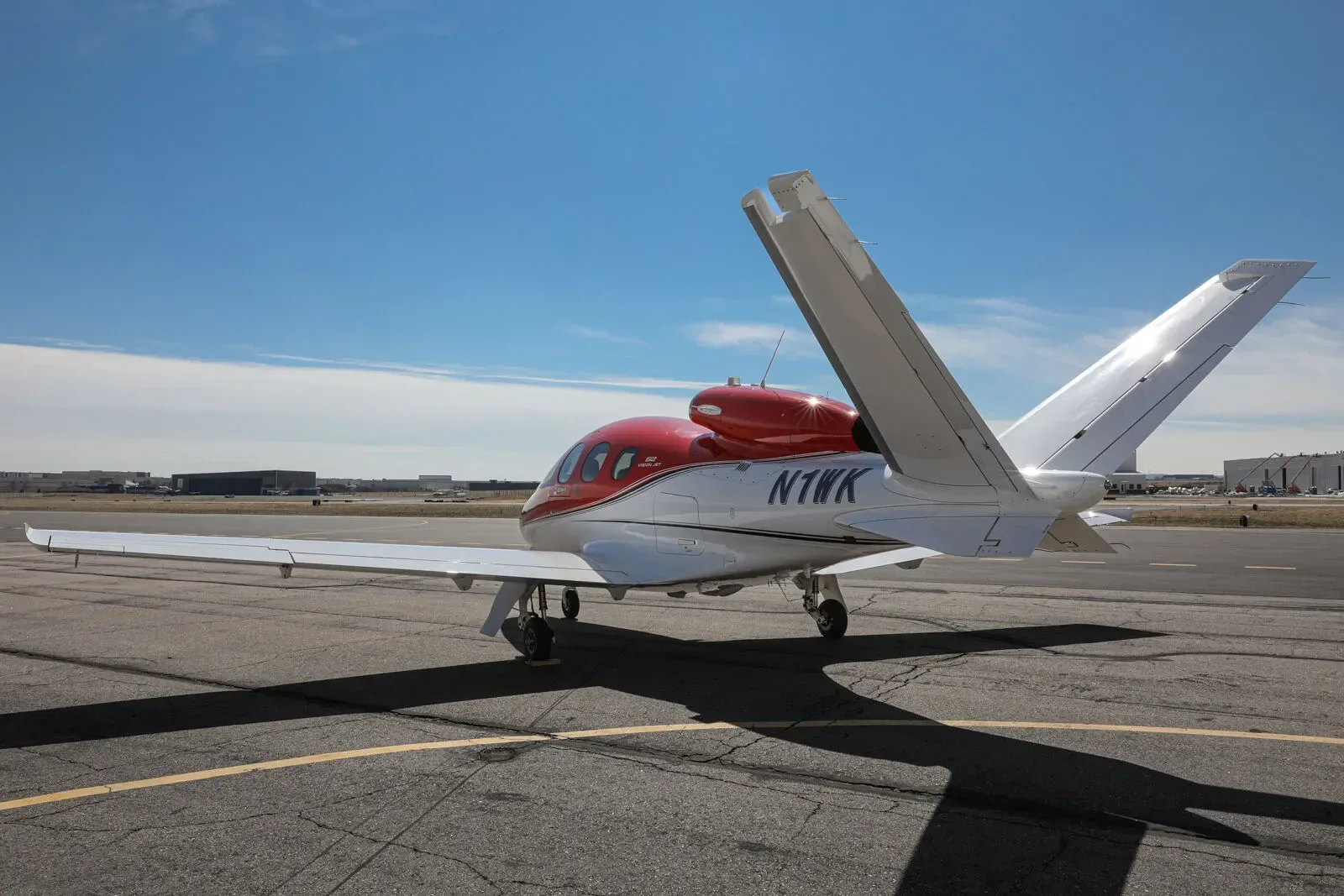 Exterior view of a 2020 Cirrus Vision, N432WK.