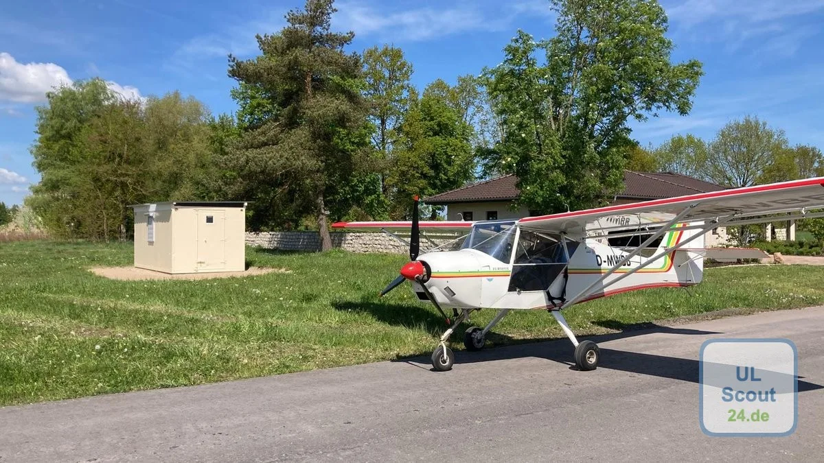 Exterior view of a 1997 Aeropro Eurofox, D-MWBB.