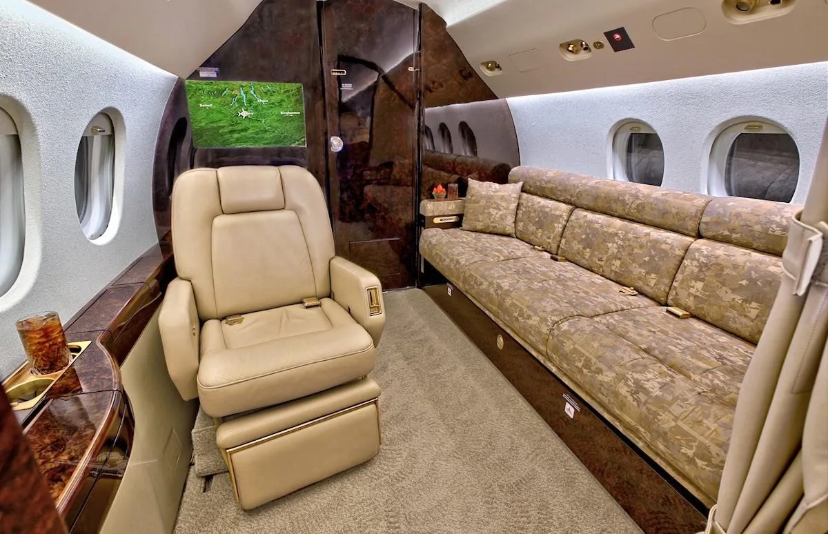 Cabin interior of a 1999 DASSAULT FALCON 900EX.