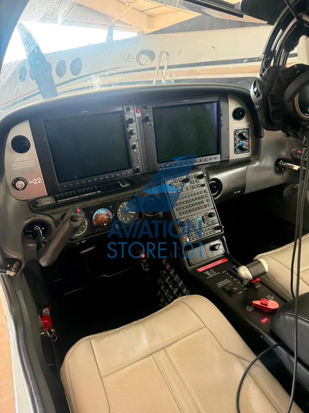 Cockpit and instrument panel of a 2017 Cirrus SR22.