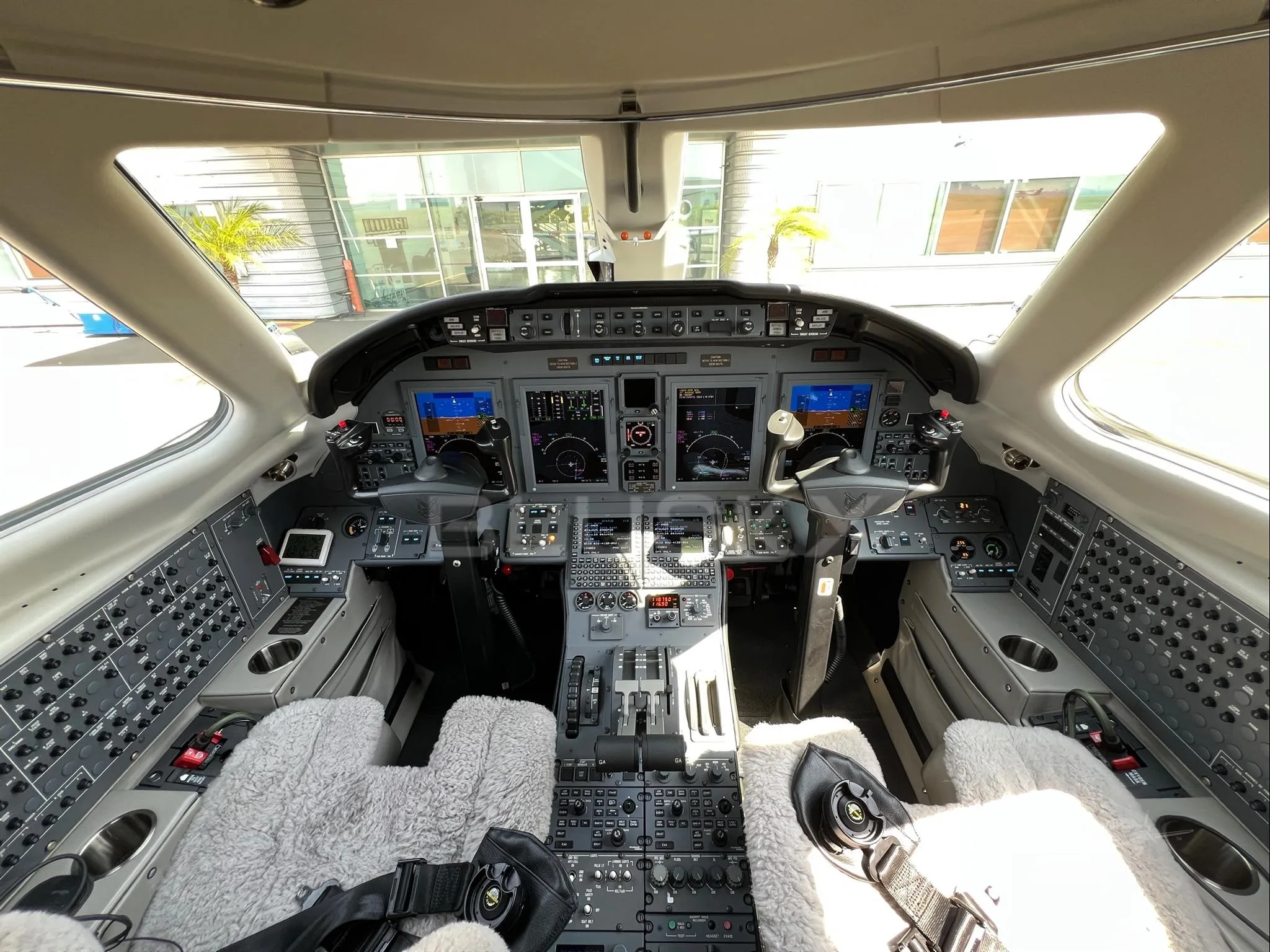 Cockpit and instrument panel of a 2021 CESSNA CITATION XLS+.