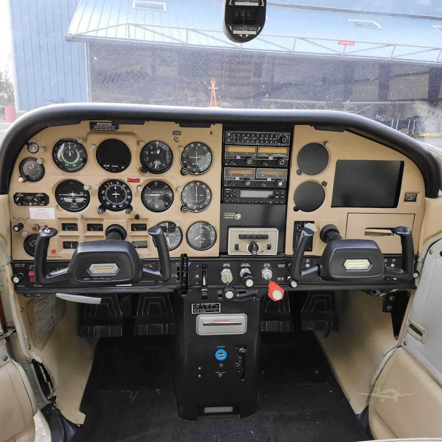 Cockpit and instrument panel of a 1976 CESSNA 177RG.