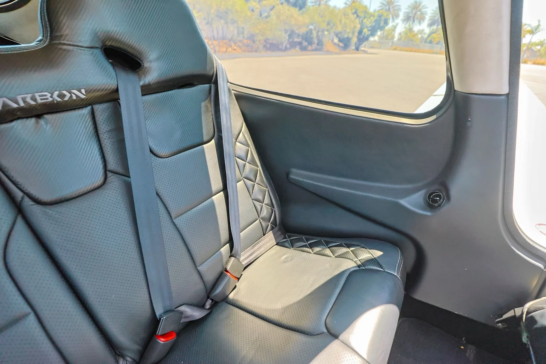 Cabin interior of a 2015 Cirrus SR22-G5 TURBO.