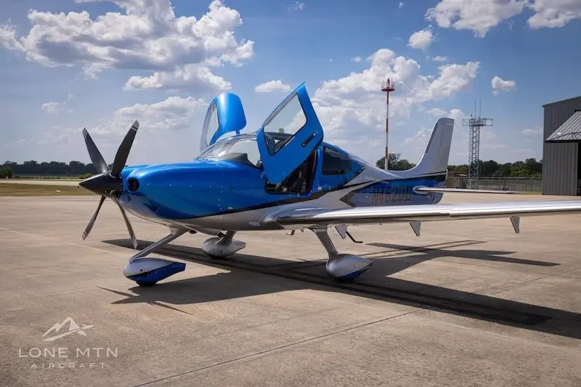 Exterior view of a 2025 Cirrus SR22T G7+ GTS.