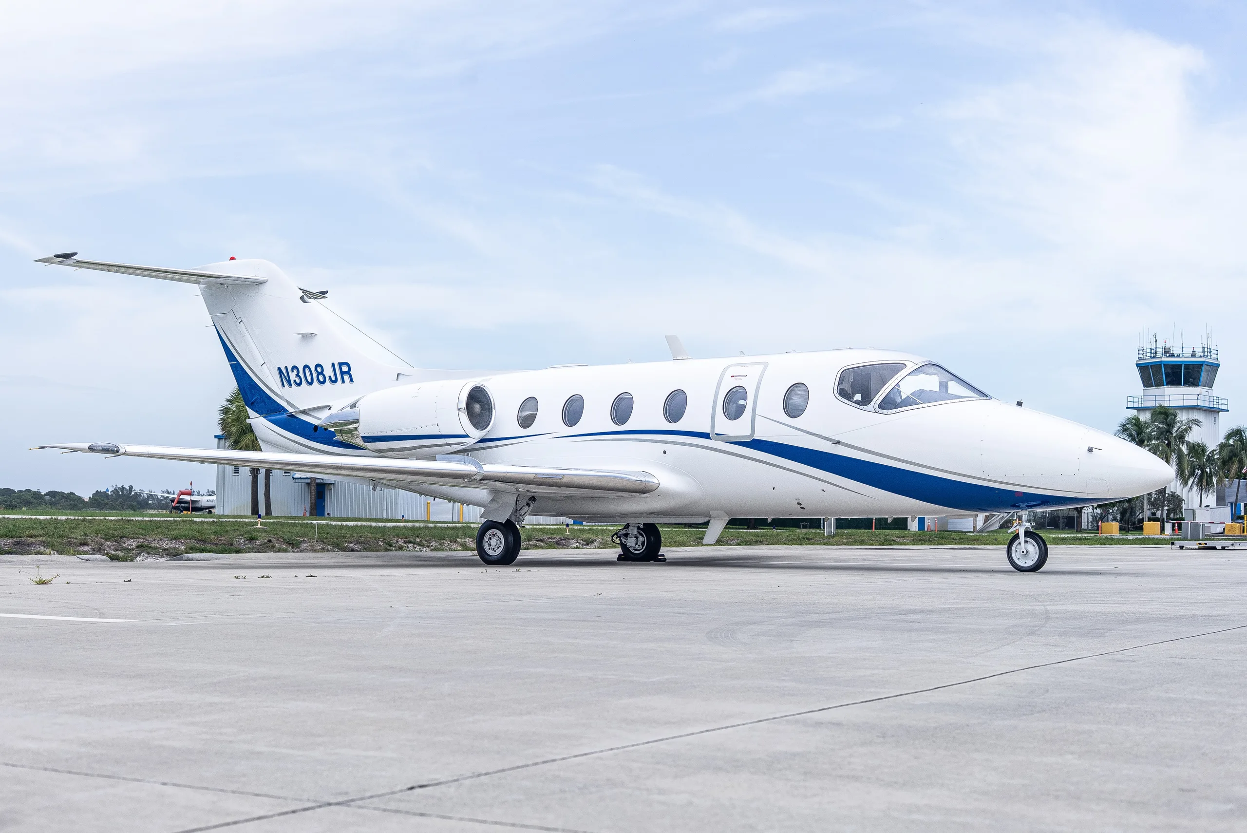 Cabin interior of a 2000 Beechcraft Beechjet 400A.