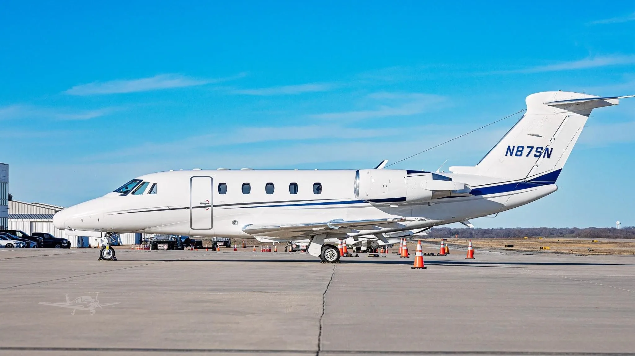 Exterior view of a 1998 CESSNA CITATION VII, N87SN.