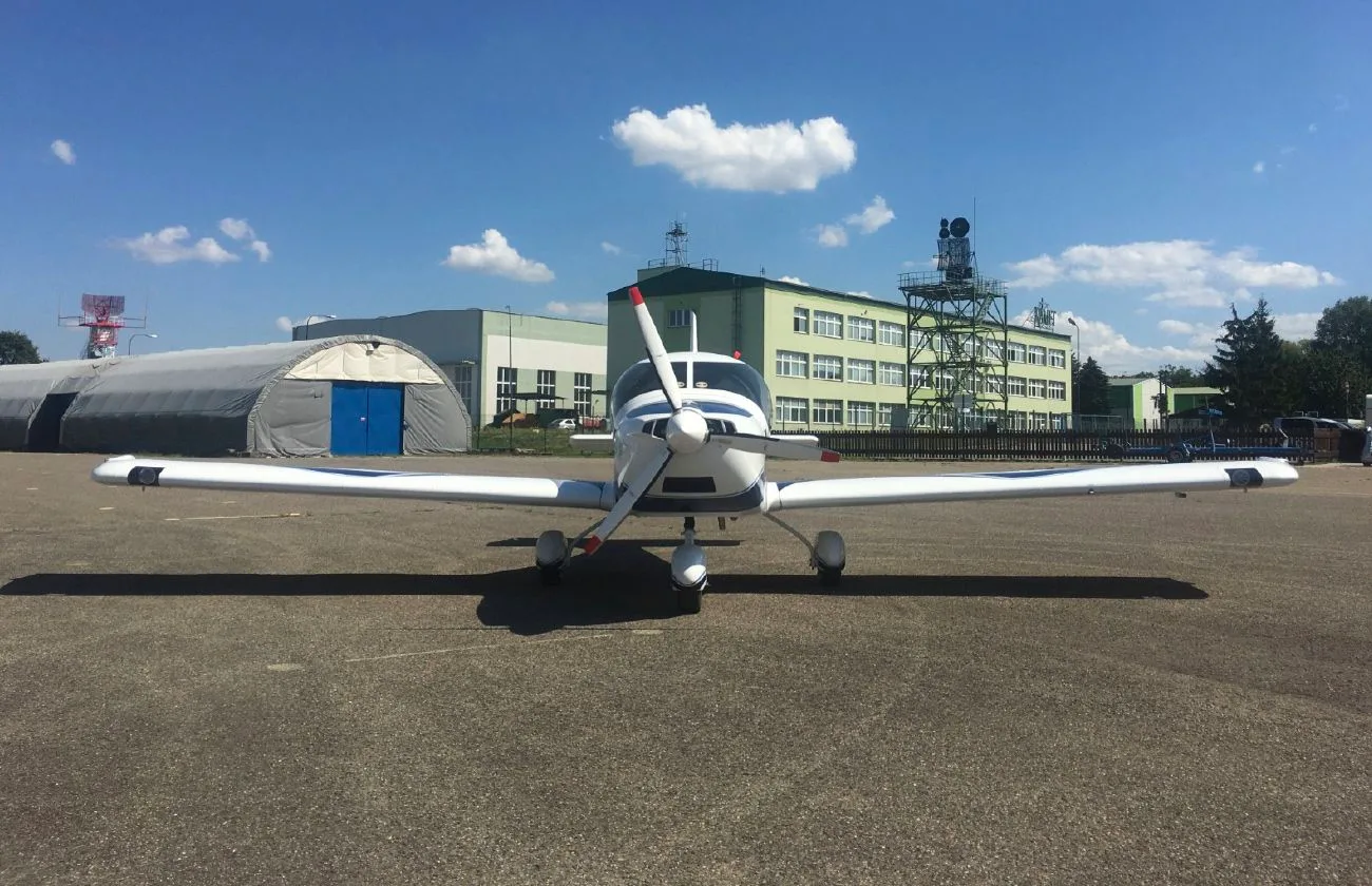 Exterior view of a 2022 Evektor SportStar RTC.
