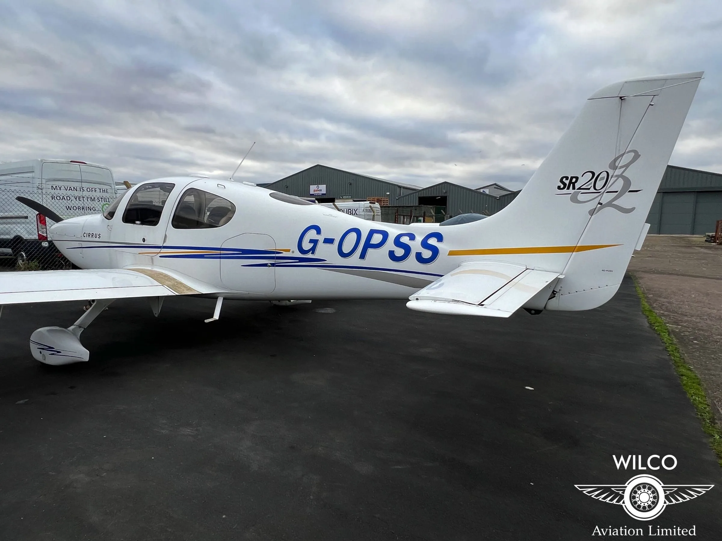 Exterior view of a 2004 Cirrus SR20 G2.