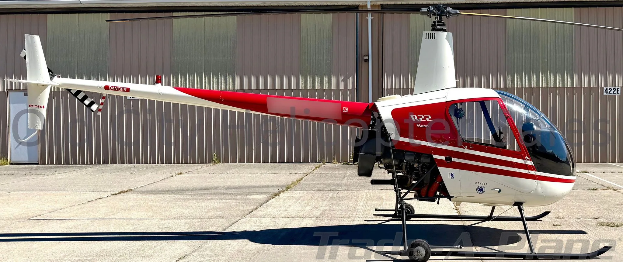 Exterior view of a 1989 ROBINSON R22 BETA.