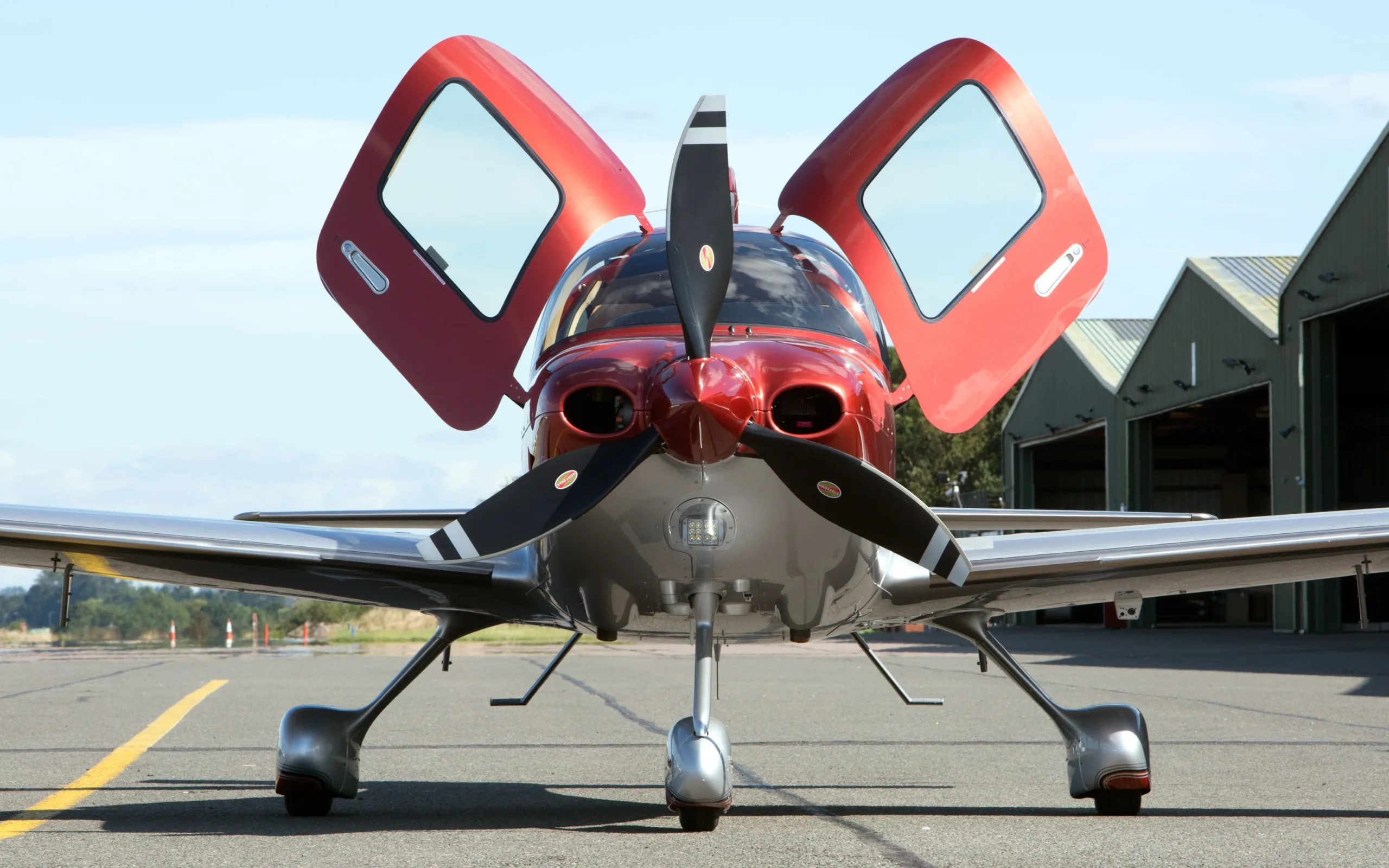Exterior view of a 2018 Cirrus SR22T G6 GTS.